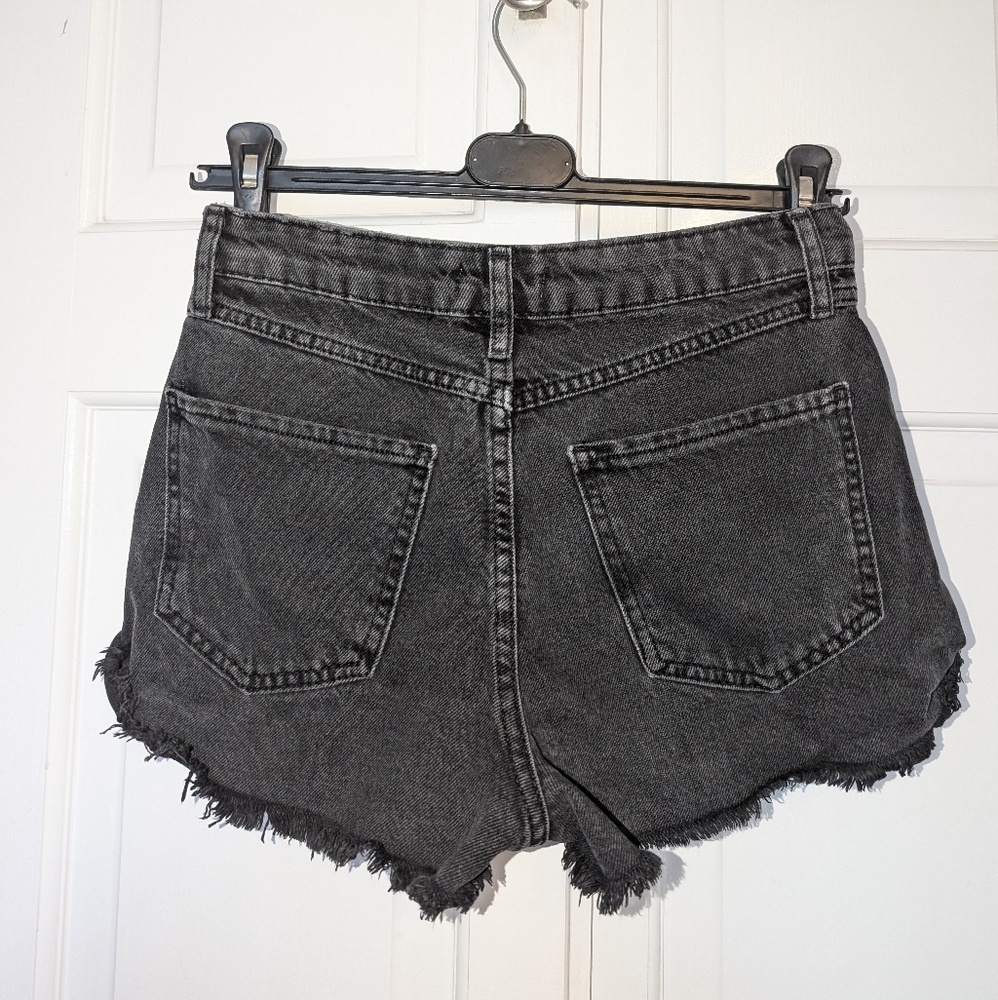 Forever 21 Black Denim Destroyed Cut Off Jean Short Womens Raw Hem Size 25